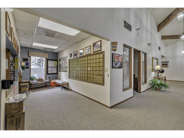 13775 Sw SCHOLLS FERRY Rd 106, Beaverton, OR 97008