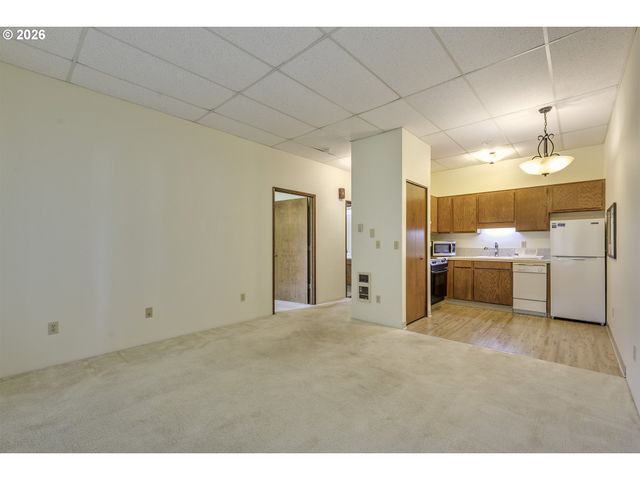 13775 Sw SCHOLLS FERRY Rd 106, Beaverton, OR 97008
