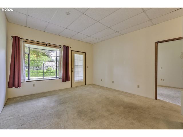 13775 Sw SCHOLLS FERRY Rd 106, Beaverton, OR 97008