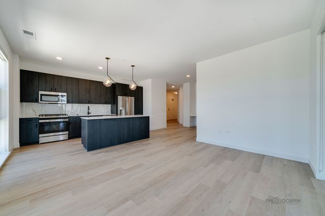 750 Hawthorn Row 3166, Vernon Hills, IL 60061