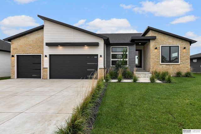 3520 Tree Line Drive, Lincoln, NE 68516
