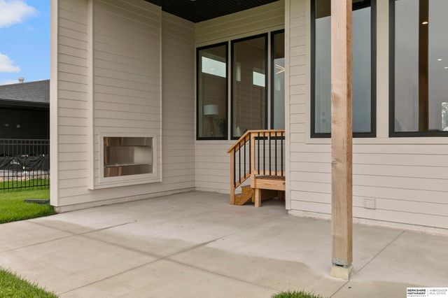 3520 Tree Line Drive, Lincoln, NE 68516