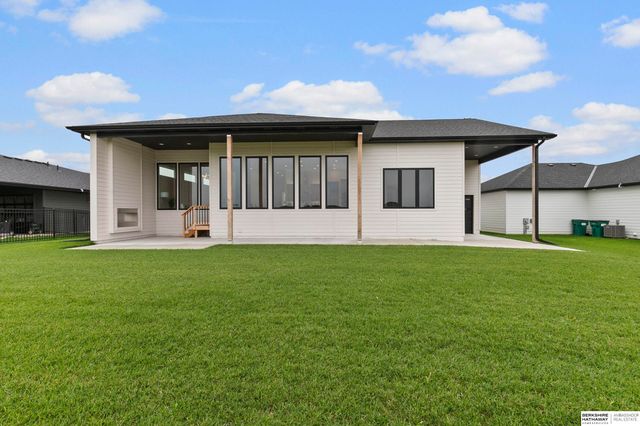 3520 Tree Line Drive, Lincoln, NE 68516