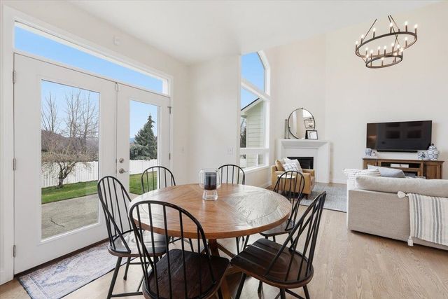 17405 E Morningside Ln, Greenacres, WA 99016