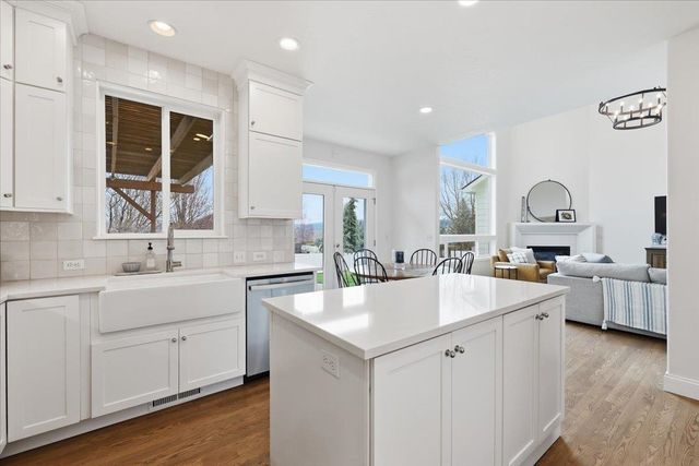 17405 E Morningside Ln, Greenacres, WA 99016