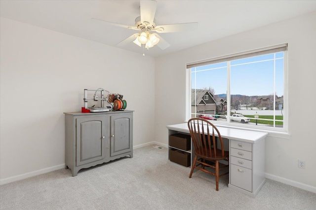 17405 E Morningside Ln, Greenacres, WA 99016