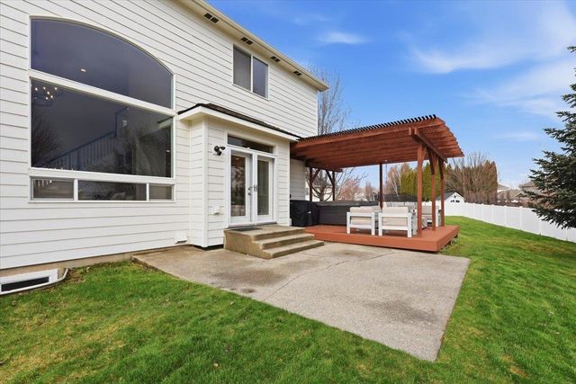 17405 E Morningside Ln, Greenacres, WA 99016