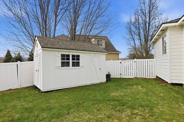 17405 E Morningside Ln, Greenacres, WA 99016