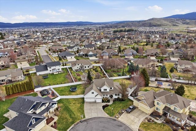 17405 E Morningside Ln, Greenacres, WA 99016