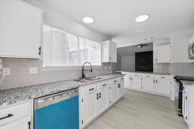 9330 Danforth Way, Houston, TX 77083
