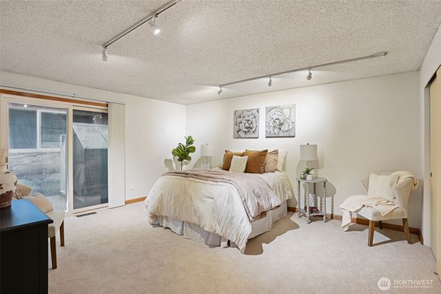 6111 Hawthorne Terrace NE NE, Tacoma, WA 98422