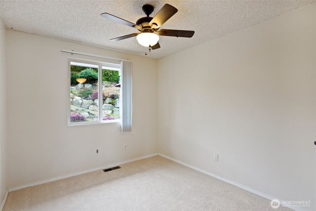 6111 Hawthorne Terrace NE NE, Tacoma, WA 98422