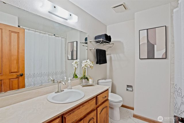 6111 Hawthorne Terrace NE NE, Tacoma, WA 98422