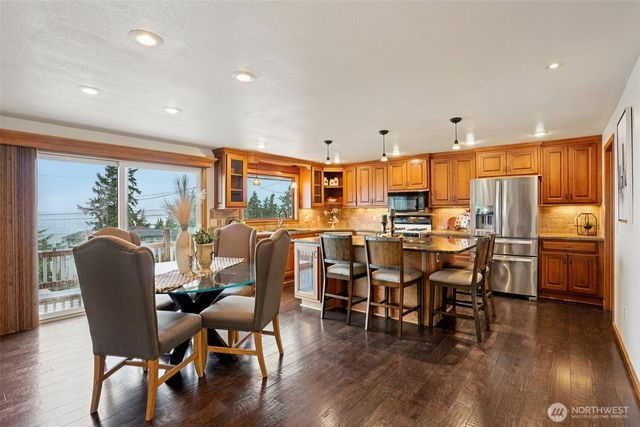 6111 Hawthorne Terrace NE NE, Tacoma, WA 98422