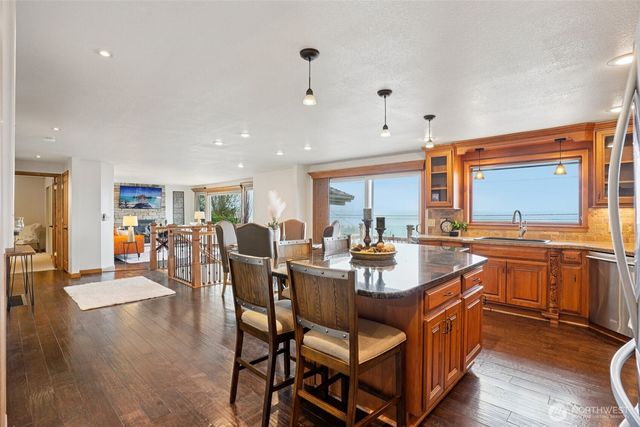 6111 Hawthorne Terrace NE NE, Tacoma, WA 98422