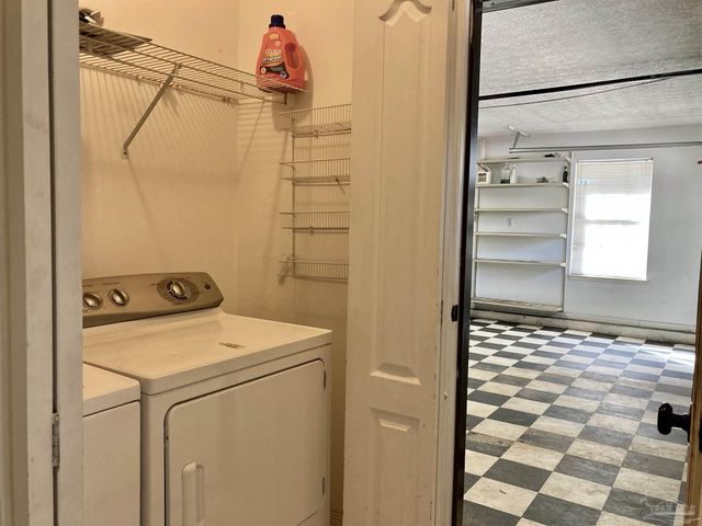 3146 Live Oak St, Navarre, FL 32566