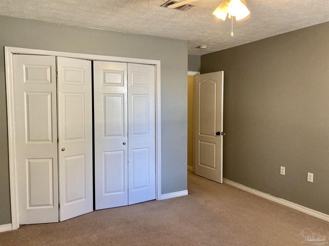 3146 Live Oak St, Navarre, FL 32566