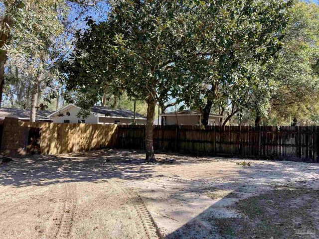 3146 Live Oak St, Navarre, FL 32566