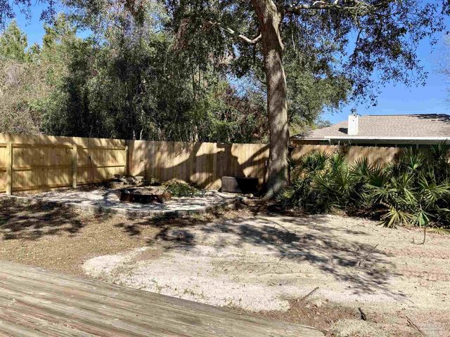 3146 Live Oak St, Navarre, FL 32566