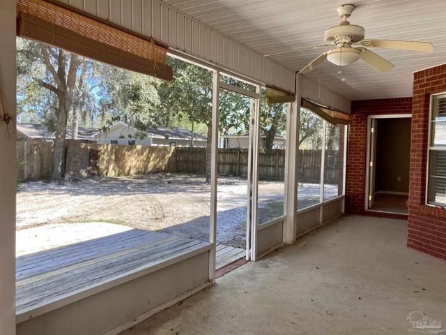 3146 Live Oak St, Navarre, FL 32566