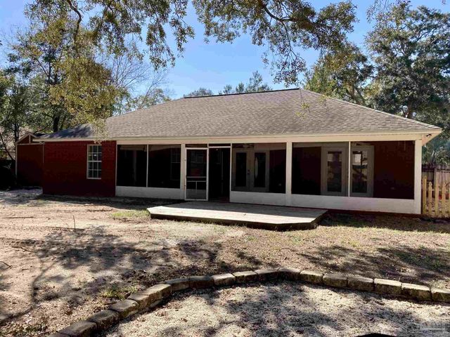 3146 Live Oak St, Navarre, FL 32566