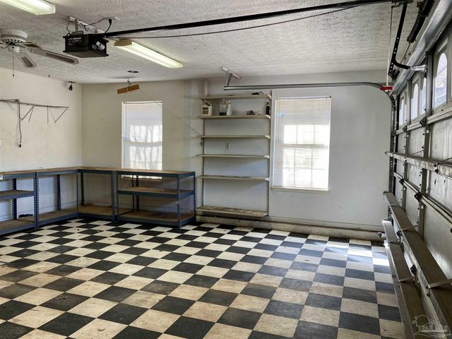 3146 Live Oak St, Navarre, FL 32566