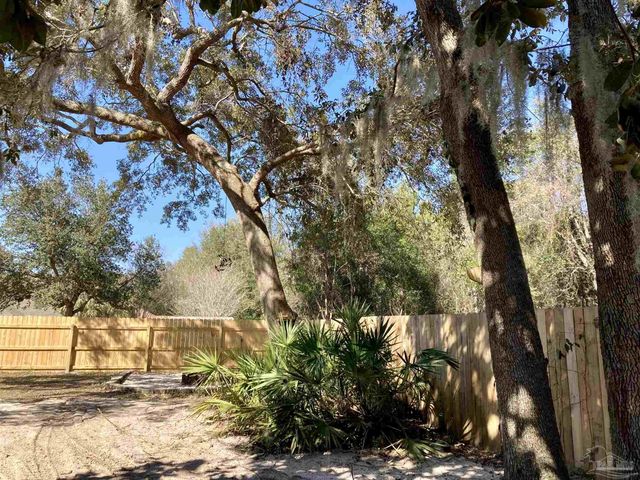 3146 Live Oak St, Navarre, FL 32566