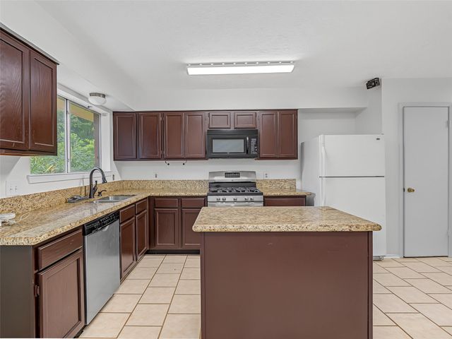 15818 Castorglen Drive, Webster, TX 77598