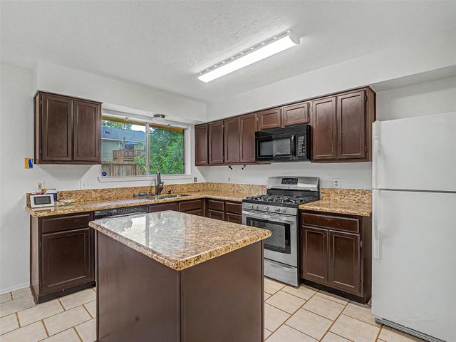 15818 Castorglen Drive, Webster, TX 77598