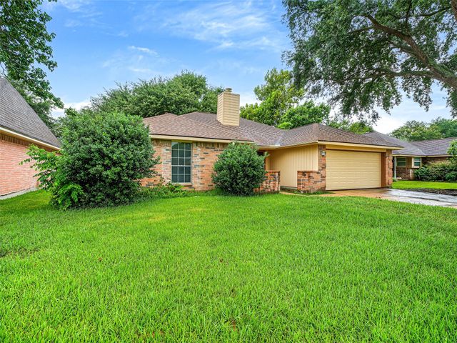15818 Castorglen Drive, Webster, TX 77598
