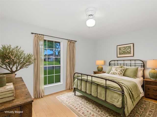 15818 Castorglen Drive, Webster, TX 77598