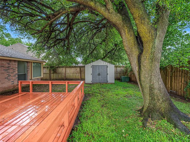 15818 Castorglen Drive, Webster, TX 77598
