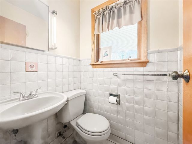 524 Dott Ave, Somerset Boro, PA 15501