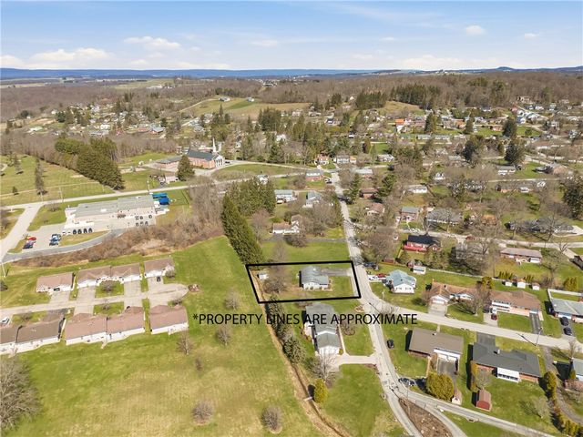 524 Dott Ave, Somerset Boro, PA 15501