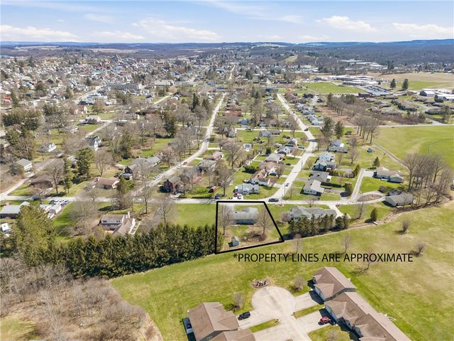 524 Dott Ave, Somerset Boro, PA 15501