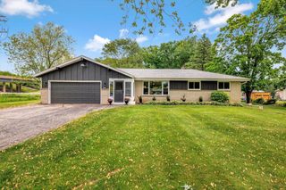 4760 S Langlade DRIVE, New Berlin, WI 53151