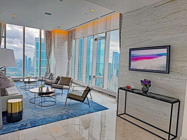 363 E Wacker Drive 2704, Chicago, IL 60601