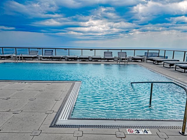 363 E Wacker Drive 2704, Chicago, IL 60601