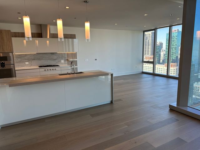 363 E Wacker Drive 2704, Chicago, IL 60601