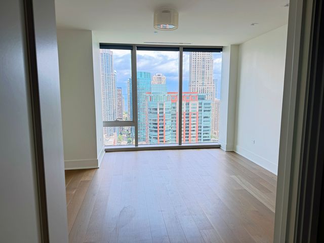 363 E Wacker Drive 2704, Chicago, IL 60601