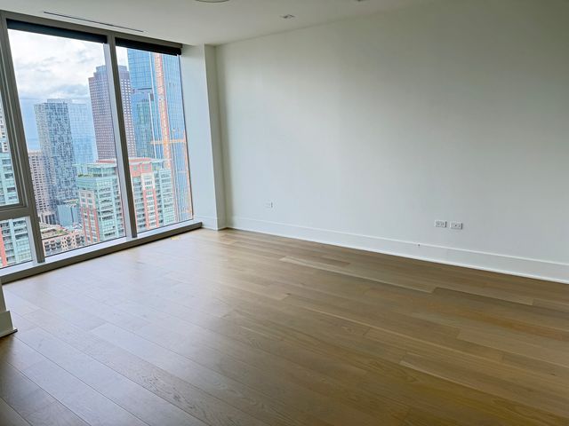363 E Wacker Drive 2704, Chicago, IL 60601