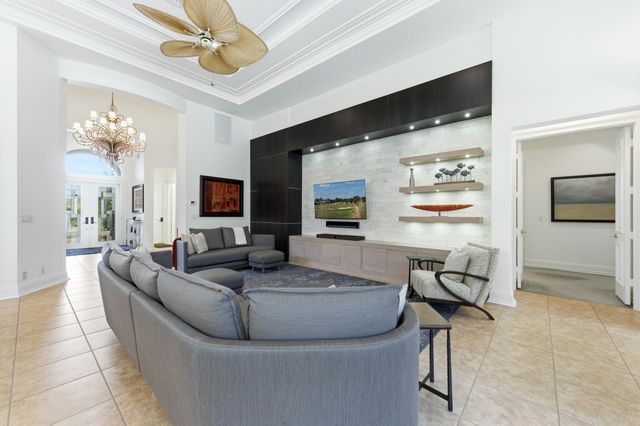 108 Via Paradisio, Palm Beach Gardens, FL 33418