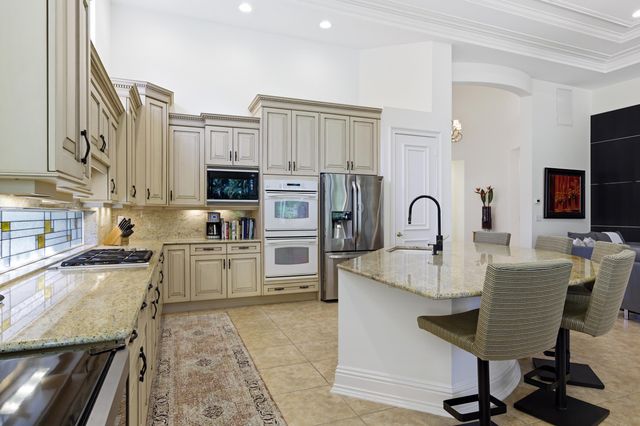 108 Via Paradisio, Palm Beach Gardens, FL 33418