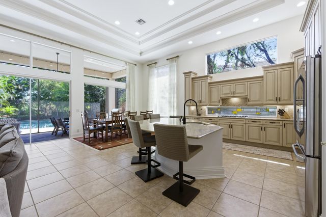 108 Via Paradisio, Palm Beach Gardens, FL 33418