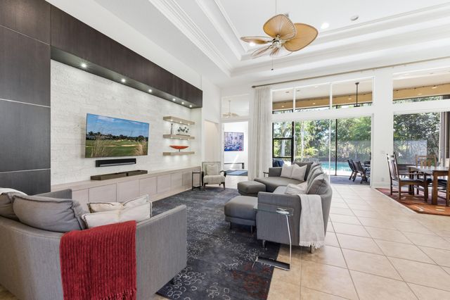 108 Via Paradisio, Palm Beach Gardens, FL 33418