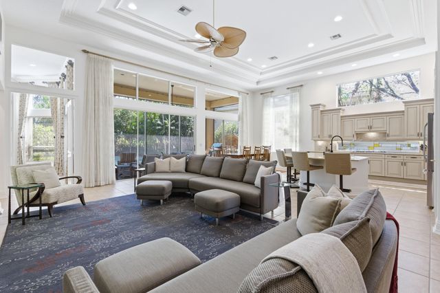 108 Via Paradisio, Palm Beach Gardens, FL 33418