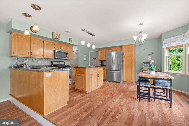 4480 JASMINE DR, Bethlehem, PA 18020