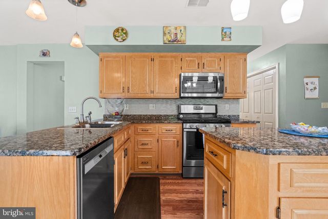 4480 JASMINE DR, Bethlehem, PA 18020