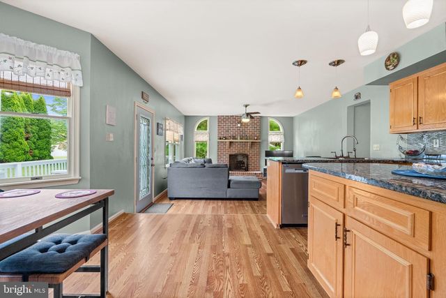 4480 JASMINE DR, Bethlehem, PA 18020