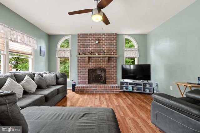 4480 JASMINE DR, Bethlehem, PA 18020